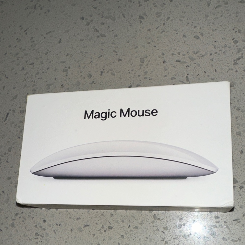 Apple Magic Mouse - Sleek Silver Design